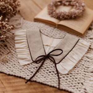 Kołnierzyk zawiązywany damski z falbanką lniany jasny beż Antonina