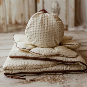 Kremowy śpiworek do przedszkola 140×75cm