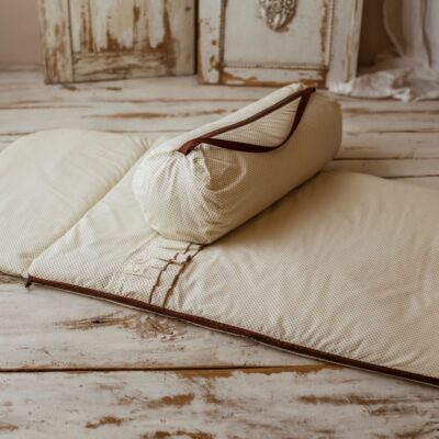 Kremowy śpiworek do przedszkola 140×75cm