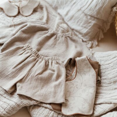Krótkie spodenki lniane dla dzieci unisex szara glina