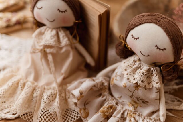Lalka bawełniana przytulanka retro koronka Marysia natural