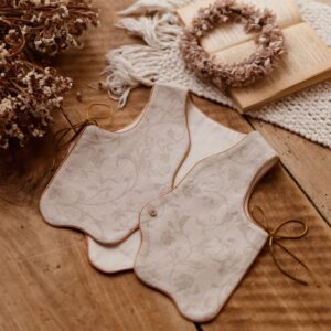 Lniana kamizelka żakard lniany w kwiaty dla dziecka royal