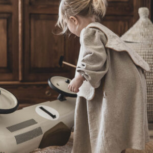 Lniana sukienka retro dla dziewczynki premium  Marysia krepa