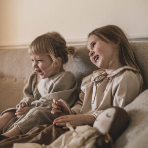 Lniana sukienka retro dla dziewczynki premium  Marysia krepa