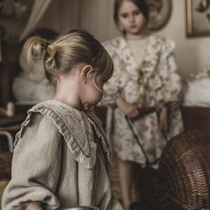 Lniana sukienka retro dla dziewczynki premium  Marysia krepa