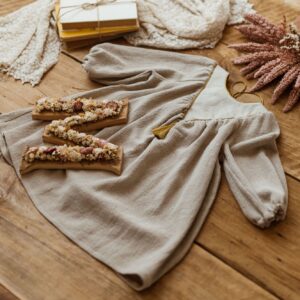 Lniana sukienka retro dla dziewczynki premium  Marysia krepa