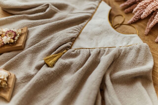 Lniana sukienka retro dla dziewczynki premium  Marysia krepa