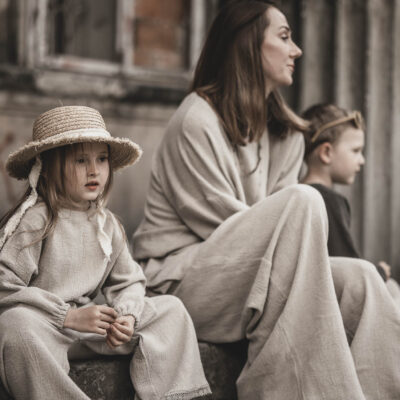 Lniane spodnie palazzo z koronką retro dla dziewczynki szara glina