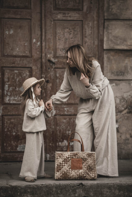 Lniane spodnie palazzo z koronką retro dla dziewczynki szara glina