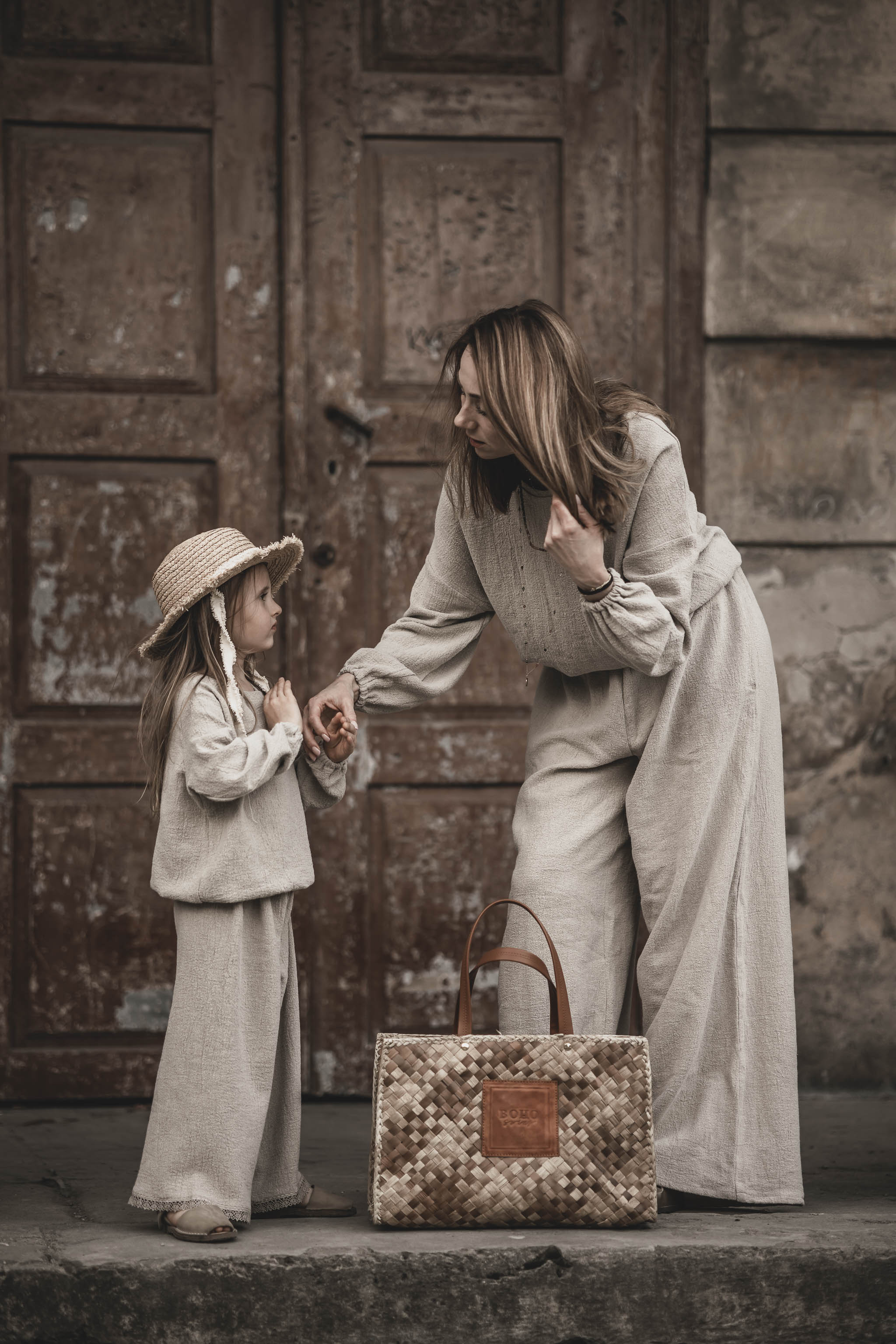 Lniane spodnie palazzo z koronką retro dla dziewczynki szara glina