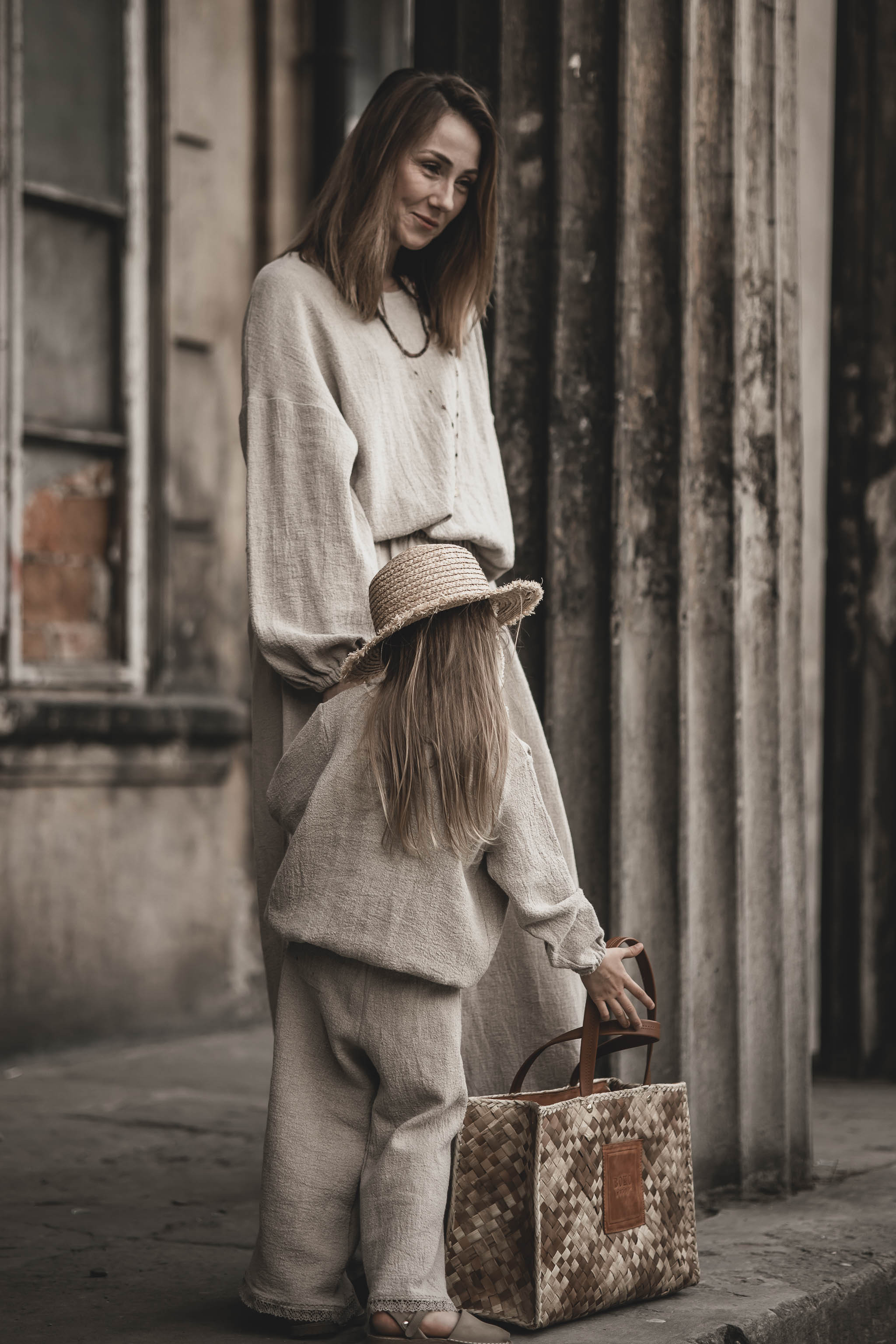 Lniane spodnie palazzo z koronką retro dla dziewczynki szara glina