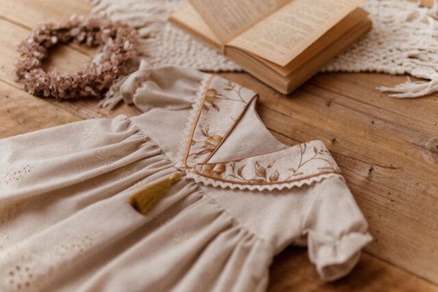 Lniany kołnierzyk w kwiatuszki z koronką i detalem honey damski anielka