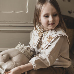 Lniany kołnierzyk damski w kwiatki z koronką stefania honey