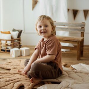 Mata podłogowa liść klon dla dziecka do zabawy carmel