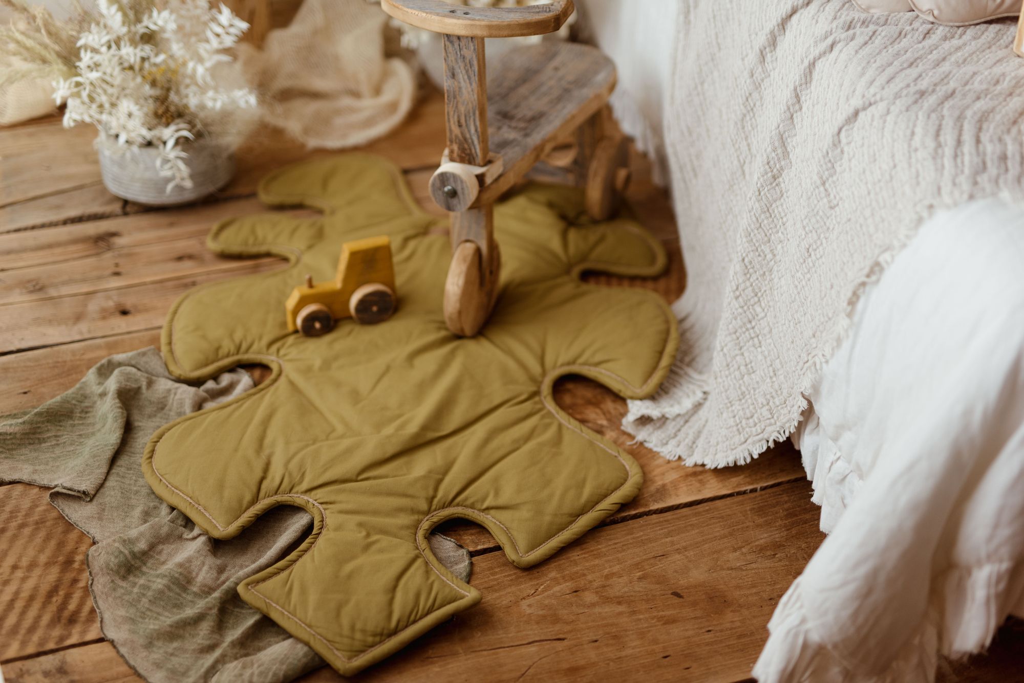 Mata podłogowa liść do zabawy dla dzieci