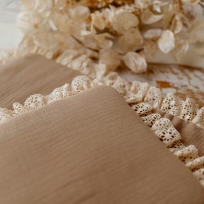 Muślinowy kocyk niemowlęcy 50×75cm boho beż