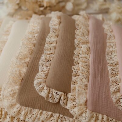 Muślinowy kocyk niemowlęcy 50×75cm boho beż