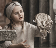 Opaska lniana węzeł dla dziewczynki szara glina