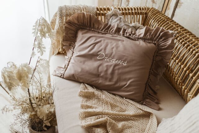 Personalizowana poszewka na poduszkę boho beż imię dziecka haft