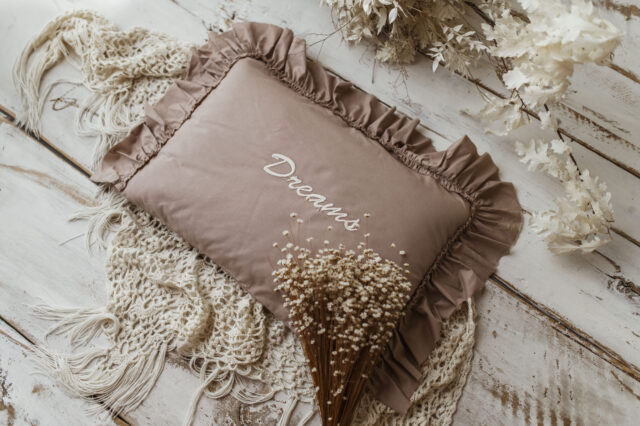 Personalizowana poszewka na poduszkę boho beż imię dziecka haft