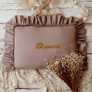 Personalizowana poszewka na poduszkę latte 60×40cm haft