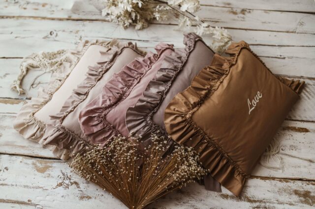 Personalizowana poszewka na poduszkę latte 60×40cm haft