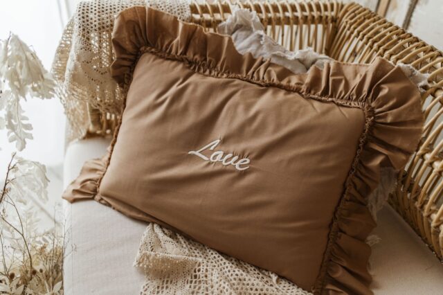 Personalizowana poszewka na poduszkę twój haft carmel