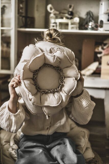 Poduszka bawełniana dekoracyjna kwiat natural rozmiar 40