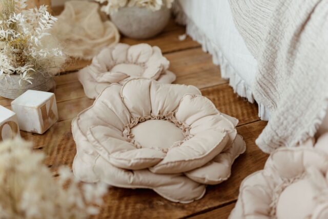 Poduszka bawełniana dekoracyjna kwiat natural rozmiar 40