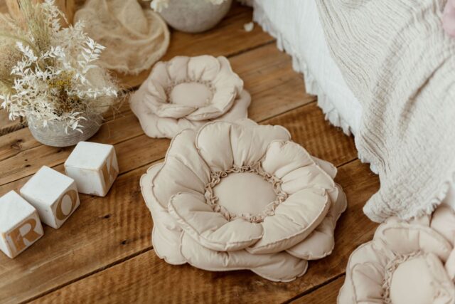 Poduszka dekoracyjna kwiat natural rozmiar 30