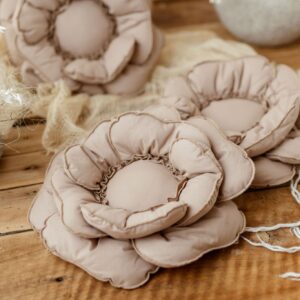 Poduszka kwiat boho beż 30×30