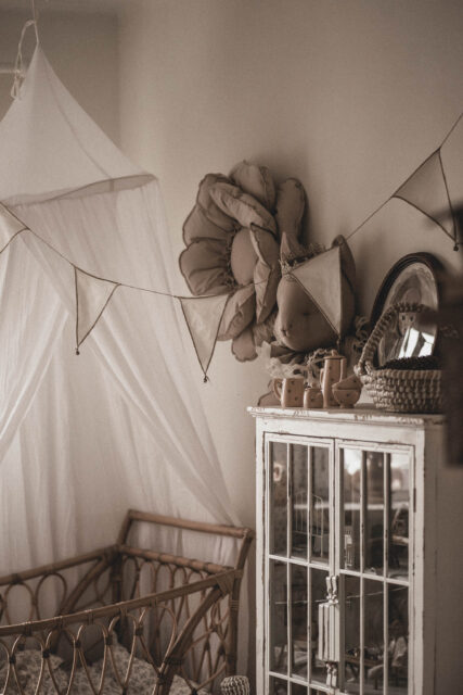 Poduszka kwiat boho beż 30×30