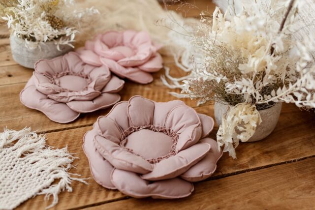 Poduszka kwiat dekoracyjna retro róż 30×30