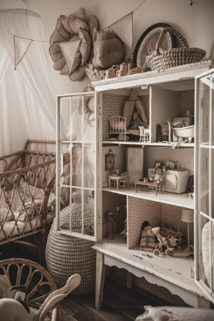 Poduszka dekoracyjna kwiat boho beż rozmiar 50 zawieszka