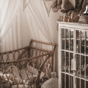 Poduszka dekoracyjna kwiat boho beż rozmiar 50 zawieszka