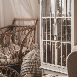 Poduszka dekoracyjna kwiat boho beż rozmiar 50 zawieszka