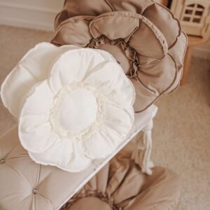 Poduszka dekoracyjna okrągła kwiat biała 40×40