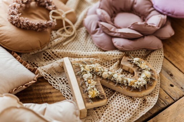 Poduszka dekoracyjna różowa retro kwiat 40×40cm