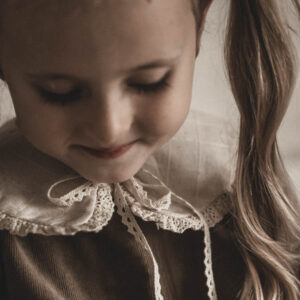 Retro kołnierzyk dla dziewczynki lniany z koronką naturalna kratka zoja