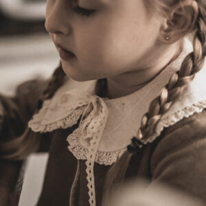 Retro kołnierzyk dla dziewczynki lniany z koronką naturalna kratka zoja