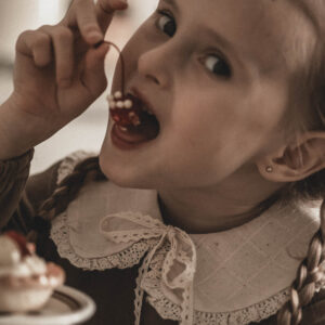 Retro kołnierzyk dla dziewczynki lniany z koronką naturalna kratka zoja