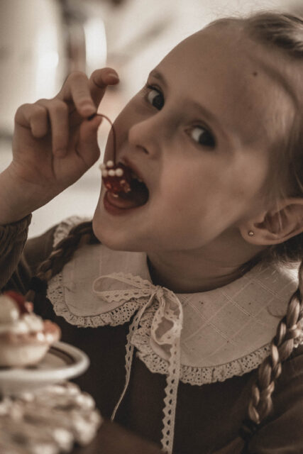 Retro kołnierzyk dla dziewczynki lniany z koronką naturalna kratka zoja