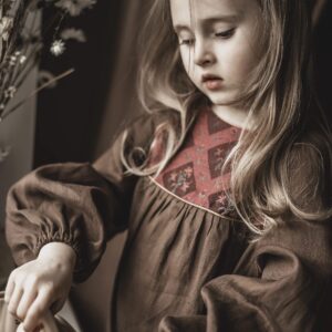 Retro sukienka lniana brązowa dla dziewczynki   blanka rose