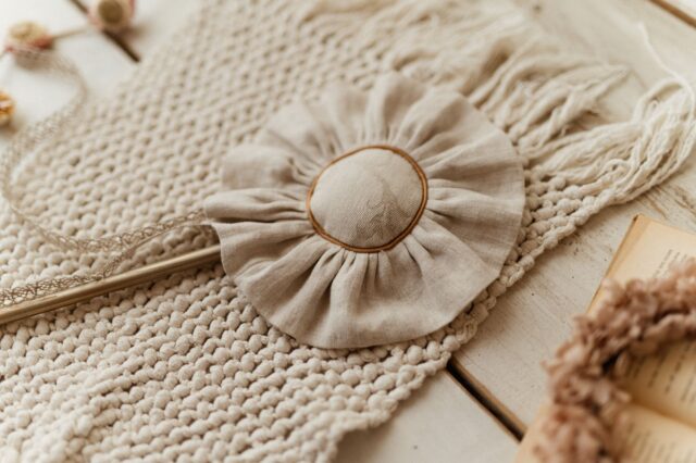 Różdżka kwiatuszek do zabawy ozdoba dla dziecka krepa