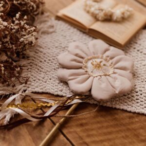 Różdżka do zabawy dla dziewczynki kwiatek ozdoba milk natural