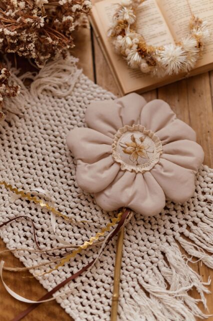 Różdżka do zabawy dla dziewczynki kwiatek ozdoba milk natural