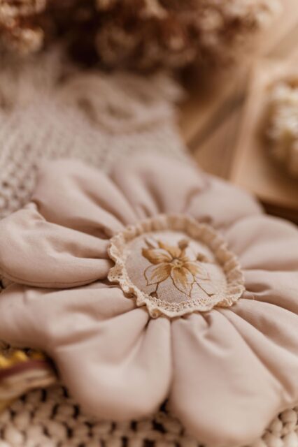 Różdżka do zabawy dla dziewczynki kwiatek ozdoba milk natural