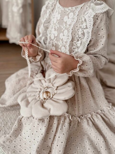 Różdżka do zabawy dla dziewczynki kwiatek ozdoba milk natural