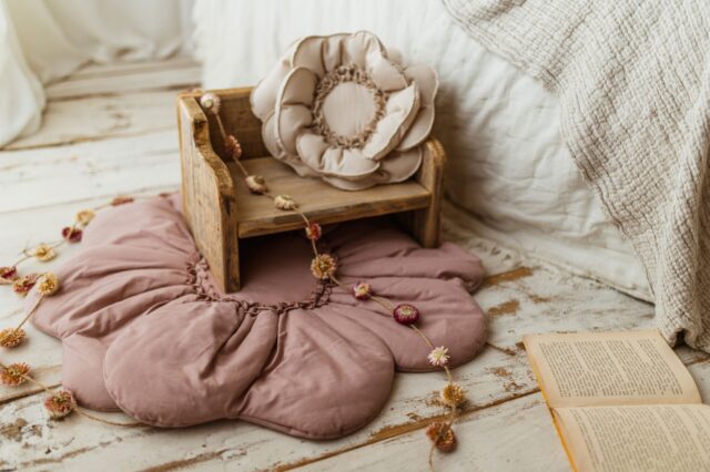 Różowa retro mata kwiat 5 dla dzieci do zabawy i dekoracji pokoju