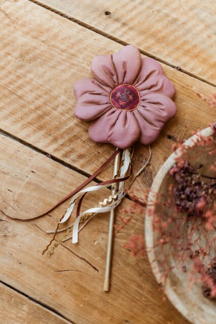 Różowa różdżka dla dziewczynki do zabawy ozdoba rose